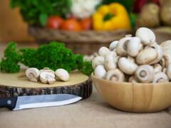 Matar Mushroom: मशरूम लवर हैं तो आपके लिए लाए हैं बेस्ट करी रेसिपी, बनाना है बेहद आसान