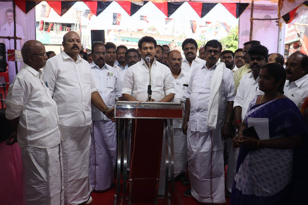 நீட் தேர்வை நீக்க எங்களுடன் சேர்ந்து குரல் கொடுங்கள் -  எதிர்க்கட்சிகளுக்கு அமைச்சர் அன்பில் மகேஷ் வலியுறுத்தல்