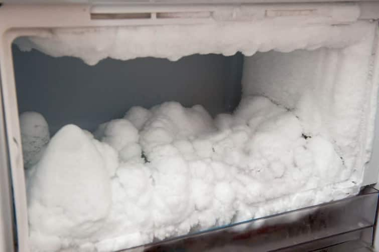 If there is too much snow in your refrigerator, pay attention to these things Freezer Filled with ice : ਕਿ ਤੁਹਾਡੀ ਫਰਿੱਜ 'ਚ ਵੀ ਜੰਮ ਰਹੀ ਹੈ ਬੇਹਿਸਾਬ  ਬਰਫ ਤਾਂ ਧਿਆਨ ਦਿਓ ਇਹਨਾਂ ਗੱਲਾਂ 'ਤੇ