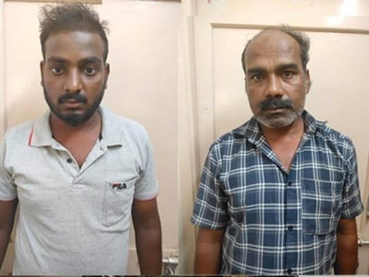 Two arrested for smuggling banned tobacco products in karur TNN கரூர் அருகே காரில் புகையிலை பொருட்கள் கடத்தல் - இரண்டு பேர் கைது