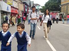 In Pics: पहाड़ों की रानी शिमला में लंबे समय बाद खिली धूप, सामान्य हुआ जन जीवन, देखें तस्वीरें