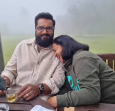 மேலும் திரை பிரபலங்களும் ரசிகர்களும் ராதிகாவிற்கு தங்கள் பிறந்தநாளை வாழ்த்துகளை பொழிந்த வண்ணம் உள்ளனர்.