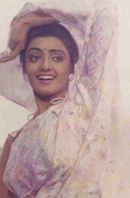 ये फिल्म अक्षय की बॉलीवुड डेब्यू  फिल्म थी. इस फिल्म की शूटिंग के दौरान शांति प्रिया के साथ अक्षय ने कुछ ऐसा किया जिससे उनका दिल बुरी तरह टूट गया और वे काफी अनकंफर्टेबल हो गईं.