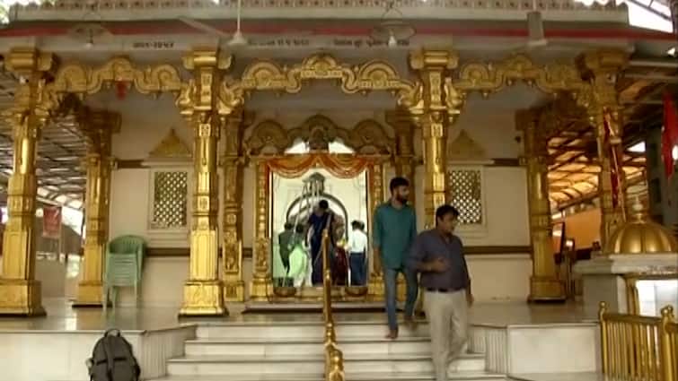 Ahmedabad: અમદાવાદના જાણીતા મહાદેવ મંદિરમાં ટૂંકા કપડા પહેરીને પ્રવેશવા પર પ્રતિબંધ Ahmedabad: Mahadev temple has banned devotees wearing short clothes from entering the temple Ahmedabad: અમદાવાદના જાણીતા મહાદેવ મંદિરમાં ટૂંકા કપડા પહેરીને પ્રવેશવા પર પ્રતિબંધ