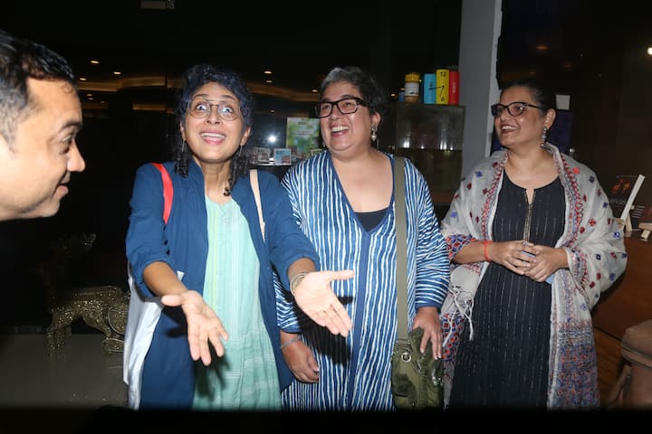 लेकिन इस इवेंट की खास बात ये रही कि इसमें आमिर की दोनों पूर्व पत्नियां एकसाथ शामिल हुईं.