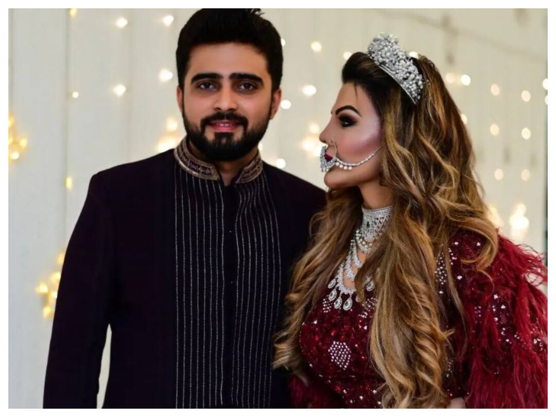 Adil Khan Durrani Accuses Rakhi Sawant Of Cheating on Him With Ex-Husband Ritesh, Says She 'Physically Abused' Him Adil Khan Durrani Accuses Rakhi Sawant Of Cheating On Him With Ex-Husband Ritesh, Says She 'Physically Abused' Him