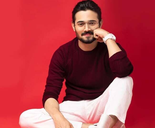 भुवन बाम – इस लिस्ट का सबसे पहला नाम फेमस यूट्यूबर भुवन बाम है. जो अब एक्टर भी बन चुके हैं. इनके ‘बीबी की वाइन्स’ यूट्यूब चैनल पर 26.3 मिलियन से भी ज्यादा सब्सक्राइबर हैं. इनकी नेटवर्थ की बात करें तो ये 122 करोड़ के करीब है.