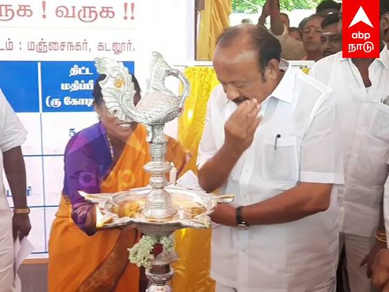 MRK Pannerselvam : மேயருக்கு குத்துவிளக்கேற்ற சொல்லிக் கொடுத்த அமைச்சர் அப்படி இல்லமா இப்படி..