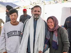 Rahul Gandhi Ladakh Visit: बाइक राइड, बच्चों के साथ मस्ती... लद्दाख में दिखा राहुल गांधी का अलग अंदाज, देखें तस्वीरें