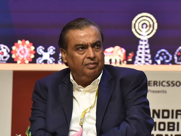 Mukesh Ambani Jio Financial Services Limited shares fall lower circuit in debut trade Jio Financial Listing: मुकेश अंबानींच्या Jio Financial पहिल्याच दिवशी लोअर सर्किट, 36 लाख गुंतवणूकदारांची निराशा