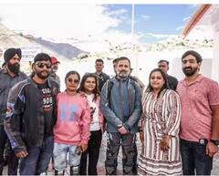 Rahul Gandhi Ladakh Visit: ਬਾਈਕ ਰਾਈਡ, ਬੱਚਿਆਂ ਨਾਲ ਮਸਤੀ...ਲੱਦਾਖ 'ਚ ਨਜ਼ਰ ਆਇਆ ਰਾਹੁਲ ਗਾਂਧੀ ਦਾ ਵੱਖਰਾ ਅੰਦਾਜ਼, ਵੇਖੋ ਤਸਵੀਰਾਂ