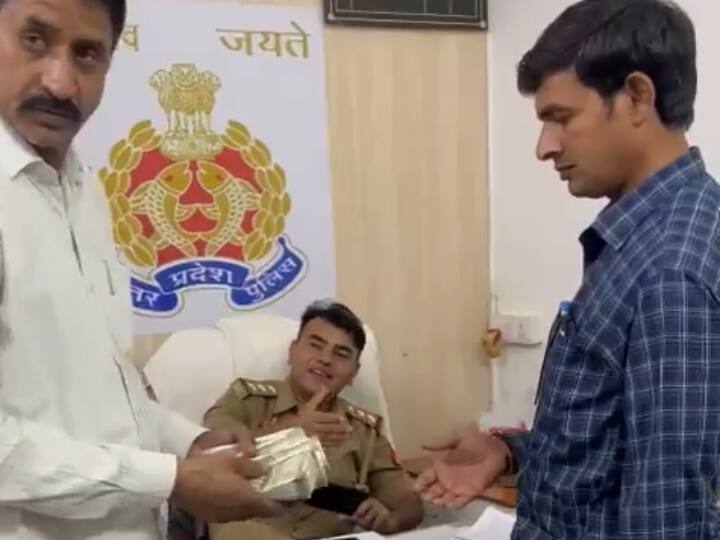Noida Police SHO Line Attached After accused of compromising with 2.5 lakh rupees in A Case video viral UP News: नोएडा पुलिस के SHO पर ढाई लाख रुपये लेकर समझौता कराने का आरोप, वीडियो वायरल होने पर हुआ ये एक्शन
