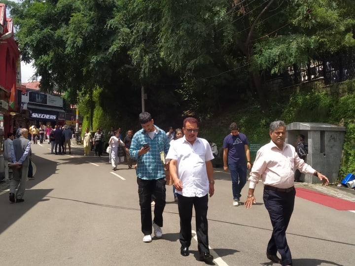 बता दें कि, स्थानीय मौसम विभाग ने अगले दो दिन के दौरान भारी बारिश का पूर्वानुमान व्यक्त करते हुए ‘ऑरेंज अलर्ट’ जारी किया है.