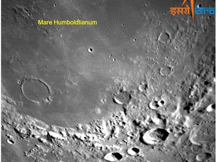 Chandrayaan 3 Landing: लैंडिंग से दो दिन पहले चंद्रयान-3 ने भेजीं चांद की बेहद नजदीकी तस्वीरें, खास कैमरे का हुआ इस्तेमाल Chandrayaan 3 Landing isro share fresh images of moon send by lander camera Chandrayaan 3 Landing: लैंडिंग से दो दिन पहले चंद्रयान-3 ने भेजीं चांद की बेहद नजदीकी तस्वीरें, खास कैमरे का हुआ इस्तेमाल