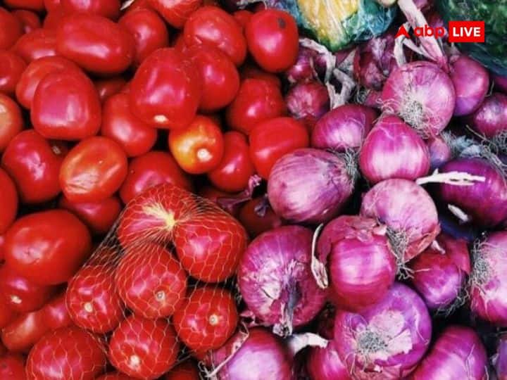 Government Will Sell Tomatoes Till Prices Normalizes Assures To Keep Onion Prices Under Check Tomato-Onion Price: कीमतें घटने तक सरकार बेचेगी टमाटर, प्याज की कीमतों को काबू में रखने का दिया भरोसा