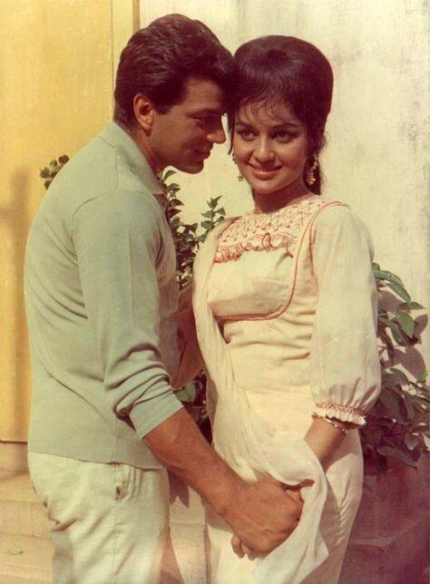 ਇਸ ਤੋਂ ਬਾਅਦ ਧਰਮਿੰਦਰ ਦਾ ਨਾਮ ਆਸ਼ਾ ਪਾਰੇਖ ਨਾਲ ਵੀ ਜੁੜਿਆ, ਪਰ ਉਨ੍ਹਾਂ ਦੇ ਨਾਲ ਧਰਮਿੰਦਰ ਦਾ ਇਹ ਅਫੇਅਰ ਥੋੜੇ ਹੀ ਸਮਾਂ ਚੱਲਿਆ।