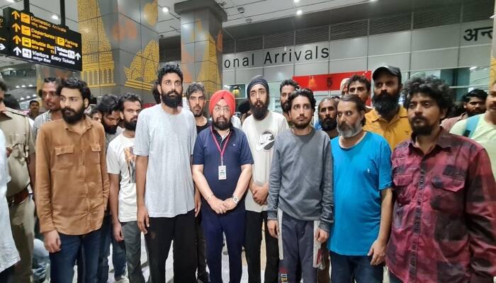 17 youths from different states have returned to their homeland after being cheated by Agents ਏਜੰਟਾਂ ਦੀ ਠੱਗੀ ਦਾ ਸ਼ਿਕਾਰ ਹੋਏ ਵੱਖ-ਵੱਖ ਸੂਬਿਆਂ ਦੇ 17 ਨੌਜਵਾਨ ਪਰਤੇ ਆਪਣੇ ਵਤਨ