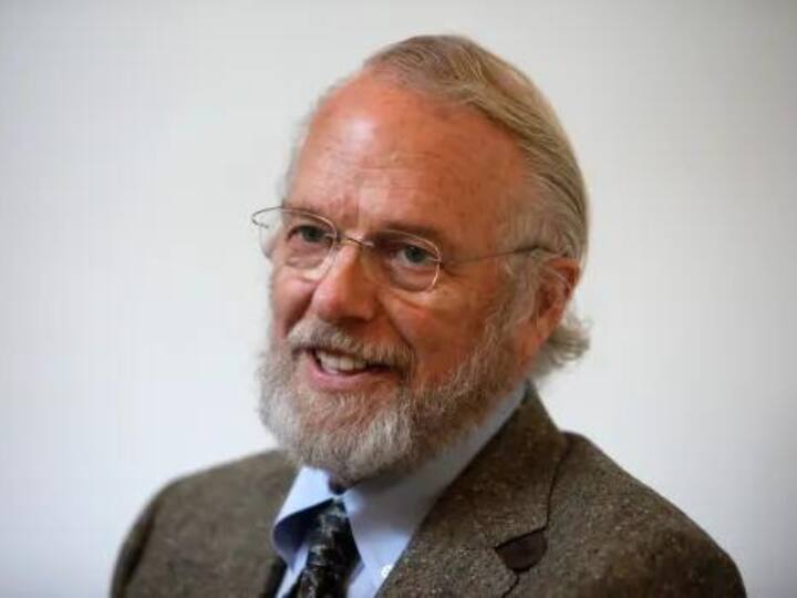 Computer Software Making company Adobe co founder John Warnock dies at 82 Adobe के को-फाउंडर जॉन वार्नॉक का 82 साल की उम्र में निधन