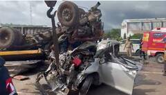 Mumbai-Pune Expressway Accident: मुंबई-पुणे एक्स्प्रेसवेवर खोपोलीजवळ अपघात, दोघांचा मृत्यू तर चार जण जखमी