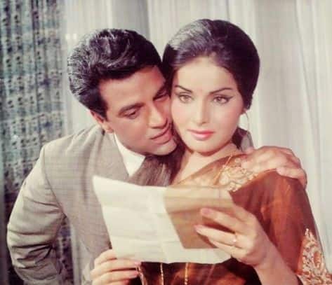 ਕਿਉਂਕਿ ਧਰਮਿੰਦਰ ਨੇ ਰਾਖੀ ਨਾਲ ਕਈ ਫਿਲਮਾਂ 'ਚ ਕੰਮ ਕੀਤਾ ਤਾਂ ਮੀਡੀਆ 'ਚ ਦੋਵਾਂ ਦੇ ਅਫੇਅਰ ਦੀਆਂ ਖਬਰਾਂ ਉੱਡਣ ਲੱਗ ਪਈਆ ਸੀ। ਪਰ ਇਨ੍ਹਾਂ ਦੋਵਾਂ ਦੇ ਰਿਸ਼ਤੇ ਦੀ ਵੀ ਕਦੇ ਪੁਸ਼ਟੀ ਨਹੀਂ ਹੋ ਸਕੀ।