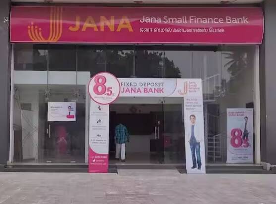 ਜਨ ਸਮਾਲ ਫਾਈਨਾਂਸ ਬੈਂਕ (Jana Small Finance Bank): ਇਹ ਬੈਂਕ ਵਰਤਮਾਨ ਵਿੱਚ ਸੀਨੀਅਰ ਨਾਗਰਿਕਾਂ ਨੂੰ FD 'ਤੇ 9% ਵਿਆਜ ਦੇ ਰਿਹਾ ਹੈ।