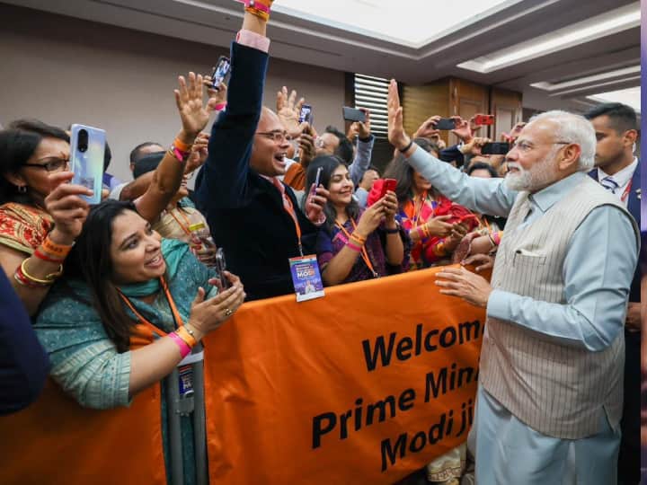 Member Of The Indian Community Tie Rakhi To PM Modi In Johannesburg Of South Africa
