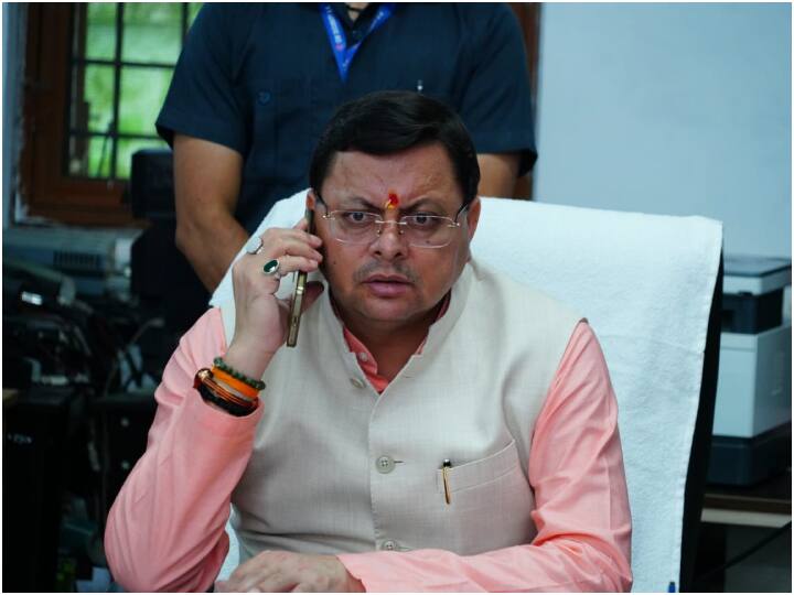 CM Pushkar Singh Dhami reviewed situation with officials on red alert received regarding rain in Uttarakhand Uttarakhand Rain: भारी बारिश को लेकर अलर्ट के बाद सीएम धामी ने की अधिकारियों संग समीक्षा बैठक, जानें क्या दिए निर्देश