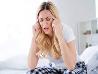 देर तक लेटे रहने के बाद उठने पर घूमने लगता है सिर तो कमजोरी मान कर न करें दरकिनार, इन 8 बीमारियों का हो सकता है संकेत