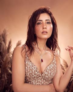 Raashi Khanna Photoshoot : అందాల రాశి - గ్లోబల్ స్పా కోసం గ్లామర్‌గా ముస్తాబై