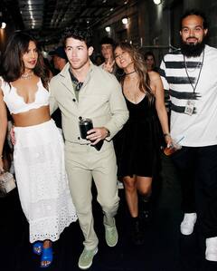 Priyanka Chopra के लिए ये महीना रहा बेहद खास, पिक्चर्स शेयर बताया 'अगस्त मैजिक'