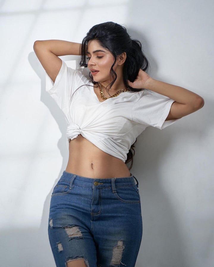 దివ్య భారతి అందమైన ఫోటోలు -Image credit: Divya Bharathi/Instagram