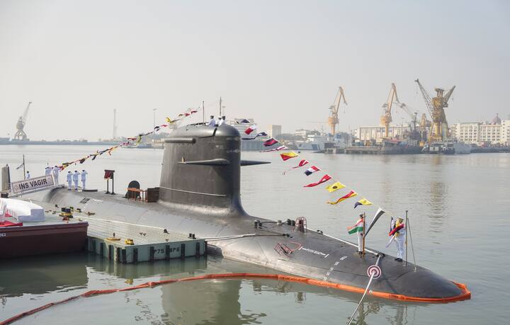 पाणबुडी शत्रूला चकवा देण्यात आणि हल्ला करण्यात सक्षम आहे. तसेच शत्रूला सुगावाही न लागता हल्ला करणे हे पाणबुडीचे वैशिष्ट्य आहे.