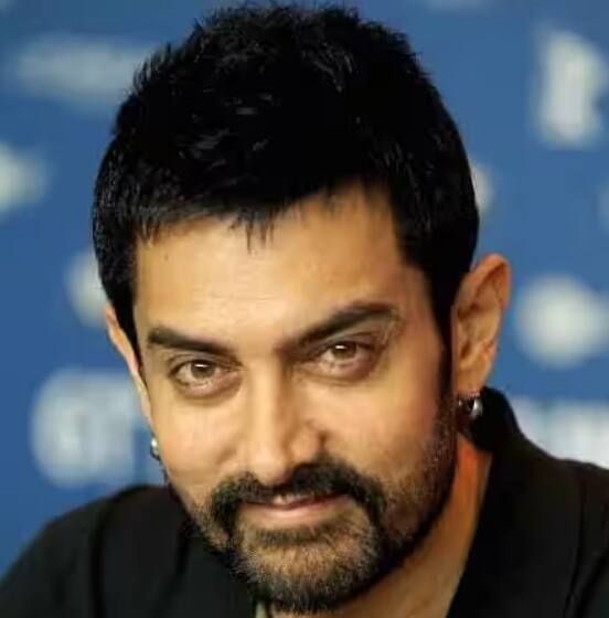 ਜੀ ਹਾਂ, ਤੁਸੀਂ ਬਿਲਕੁਲ ਸਹੀ ਸੁਣਿਆ, ਅਸੀਂ ਗੱਲ ਕਰ ਰਹੇ ਹਾਂ ਬਾਲੀਵੁੱਡ ਦੇ ਮਿਸਟਰ ਪਰਫੈਕਸ਼ਨਿਸਟ ਆਮਿਰ ਖਾਨ ਦੀ। ਜੋ ਕ੍ਰਿਕਟ ਦੇ ਦੀਵਾਨੇ ਹਨ। ਕਈ ਵਾਰ ਉਨ੍ਹਾਂ ਨੂੰ ਸਟੇਡੀਅਮ ਮੈਚ ਦੇਖਦੇ ਹੋਏ ਦੇਖਿਆ ਗਿਆ ਹੈ ਅਤੇ ਕ੍ਰਿਕਟਰਾਂ ਨਾਲ ਵੀ ਸਪਾਟ ਕੀਤਾ ਗਿਆ ਹੈ।