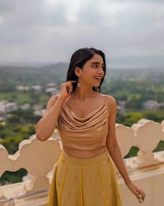 Bhagyashree Limaye : भाडीपाच्या 'कांदे पोहे' अभिनेत्रीच्या अदा... भाग्यश्री लिमयेचे हे फोटो पाहाच