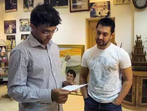 ਆਮਿਰ ਅਤੇ ਸੌਰਵ ਦੀ ਇਸ ਡਿਨਰ ਨਾਈਟ ਦੀਆਂ ਕਈ ਤਸਵੀਰਾਂ ਸੋਸ਼ਲ ਮੀਡੀਆ 'ਤੇ ਵਾਇਰਲ ਹੋਈਆਂ ਸਨ। ਵਰਕ ਫਰੰਟ ਦੀ ਗੱਲ ਕਰੀਏ ਤਾਂ ਆਮਿਰ ਖਾਨ ਆਖਰੀ ਵਾਰ ਫਿਲਮ 'ਲਾਲ ਸਿੰਘ ਚੱਢਾ' 'ਚ ਨਜ਼ਰ ਆਏ ਸਨ।