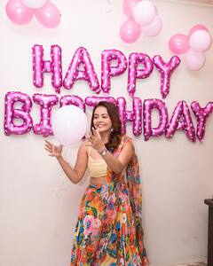 Devoleena Bhattacharjee Birthday: शादी के बाद पति के साथ यूं सेलिब्रेट किया देवोलीना ने पहला बर्थडे, एक्ट्रेस को किस करते दिखे शहनवाज
