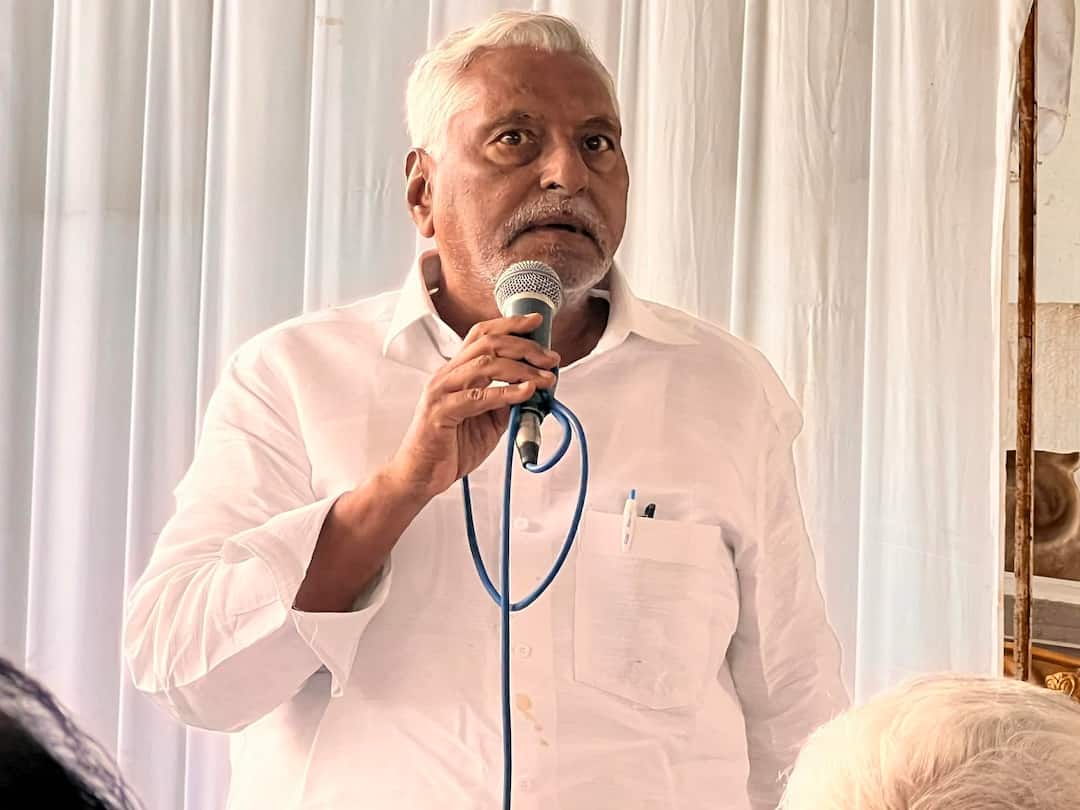 MLC Jeevan reddy makes satires on CM KCR over Liquor policy MLC Jeevan Reddy: స్విగ్గీ, జొమాటోల్లాగా భవిష్యత్తులో ఇంటికే మద్యం - ఆ ఘనత కేసీఆర్‌కే, జీవన్ రెడ్డి సెటైర్లు