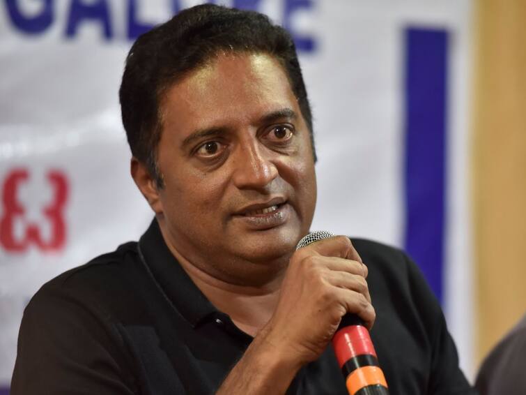 Actor Prakash Raj Booked By Karnataka Police For Mocking Chandrayaan-3 Mission Prakash Raj: সোশ্যাল মিডিয়ায় 'বিতর্কিত' পোস্ট, অভিনেতা প্রকাশ রাজের বিরুদ্ধে কর্ণাটকে অভিযোগ দায়ের