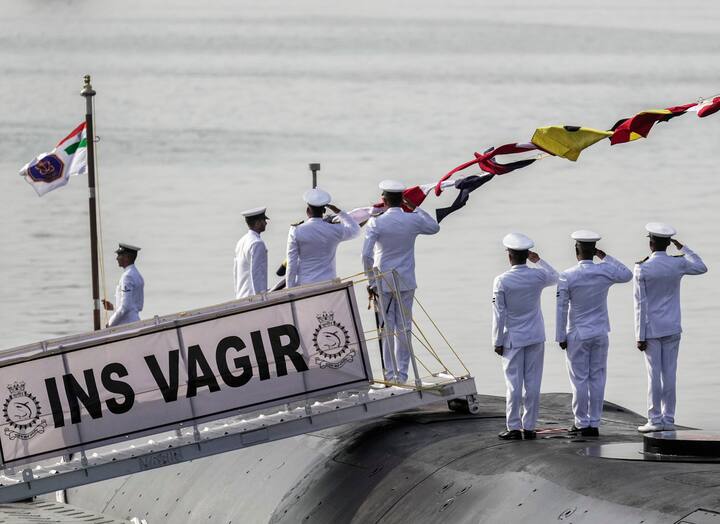 आयएनएस वागीर समुद्रात भूसुरुंग टाकण्यास सक्षम आहे. ही 350 मीटर खोलीवर तैनात केली जाऊ शकते