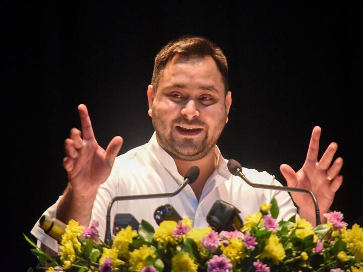 RJD leader Tejashwi Yadav attacked Bjp Narendra Modi government on caste based Census ann Tejashwi Yadav: जाति आधारित गणना पर तेजस्वी यादव केंद्र की राजनीति पर कह गए बहुत कुछ, कहा- सब कुछ सामने से आ गया