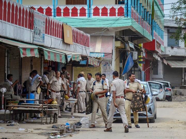 nuh violence police encounter with accused of nuh violence shot during firing Nuh Violence Case: नूंह हिंसा के आरोपी से पुलिस की मुठभेड़, पैर में लगी गोली, पुलिस से हथियार छीनकर की थी फायरिंग