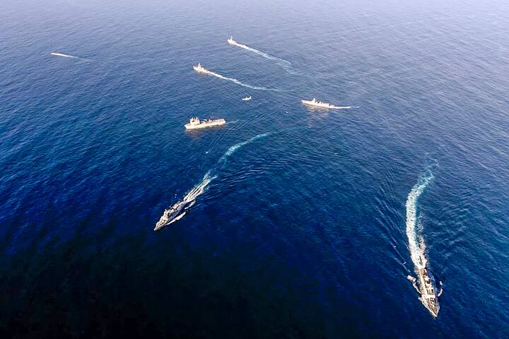 १९९२ पासून भारत-अमेरिका-जपान-ऑस्ट्रेलिया या चार देशांचा दरवर्षी संयुक्त युद्धसराव आयोजित केला जातो यालाच 'मलबार युद्धसराव' असं म्हणतात (PTI Photo)