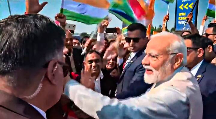 মঙ্গলবার থেকে শুরু হওয়া তিন দিনের শীর্ষবৈঠকে যোগ দিতে এদিন সন্ধ্যায় (ভারতীয় সময় অনুযায়ী) দক্ষিণ আফ্রিকা পৌঁছলেন প্রধানমন্ত্রী মোদি।