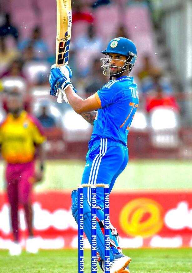 சமீபத்தில் வெஸ்ட் இண்டீஸ் அணிக்கு எதிரான போட்டியில் களமிறங்கி அரைசதம் அடித்து கலக்கினார். பின்னர் அயர்லாந்து அணிக்கு எதிரான டி20 போட்டியிலும் தற்போது சிறப்பாக விளையாடி வருகிறார்.