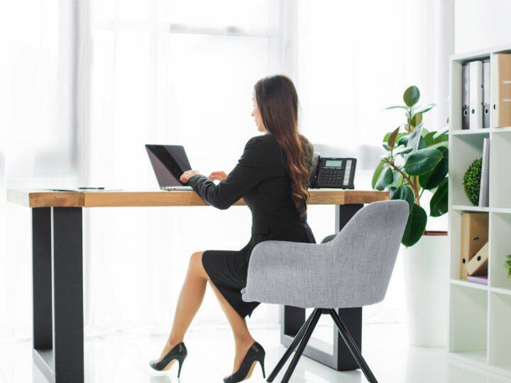 Too Much Sitting is Damaging Your Health Try These Simple Solutions दिनभर पर बैठे रहने का है काम? तो बस 10 मिनट ये कर लें, नहीं निकलेगा पेट