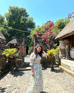 Aparna Das Bali : பாலிக்கு ட்ரிப் சென்றுள்ள டாடா நடிகை..வைரலாகும் வண்ண புகைப்படங்கள்!