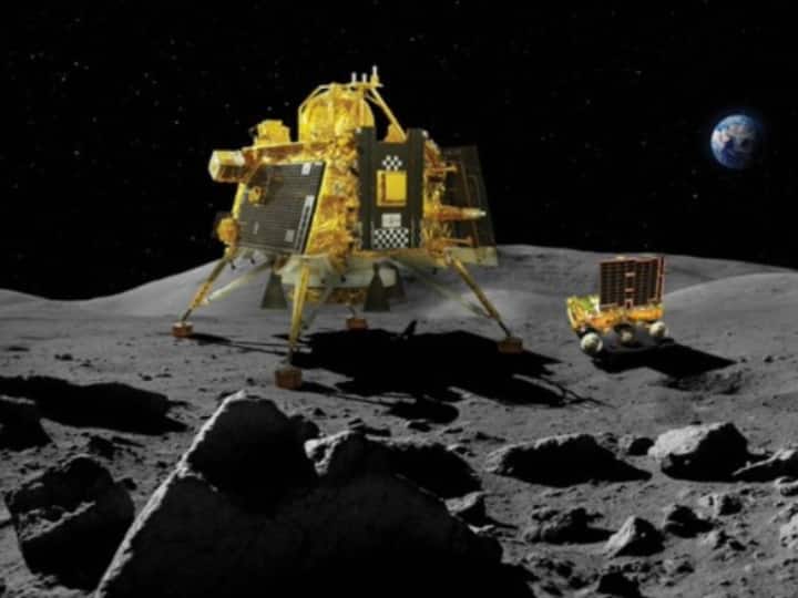 Luna-25: लूना-25 के क्रैश होने के बाद ऐसा क्या हुआ कि रूस के शीर्ष अंतरिक्ष वैज्ञानिक अस्पताल में हुए भर्ती, जानिए Top Russian Scientist Mikhail Marov Hospitalised after Luna 25 Crash Landing Luna-25: लूना-25 के क्रैश होने के बाद ऐसा क्या हुआ कि रूस के शीर्ष अंतरिक्ष वैज्ञानिक अस्पताल में हुए भर्ती, जानिए