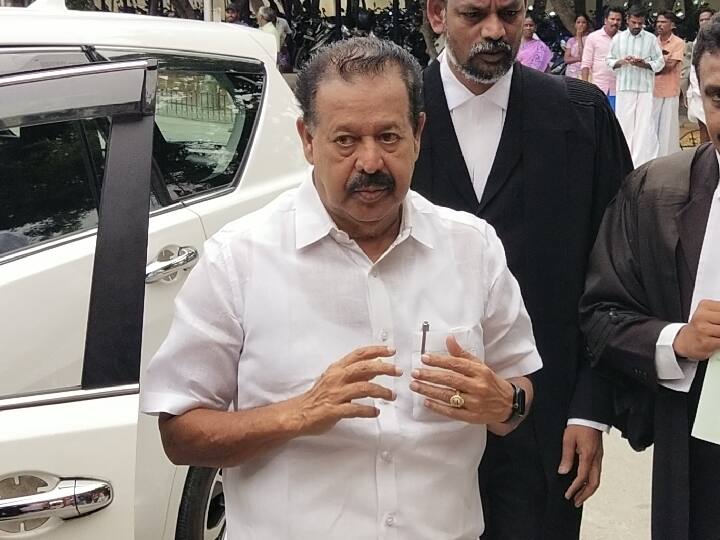 Red sand Quarry case Minister Ponmudi appeared in Villupuram court in person TNN செம்மண் குவாரி வழக்கு: நேரில் ஆஜரான அமைச்சர் பொன்முடி;  29ம் தேதி ஒத்திவைத்த நீதிபதி