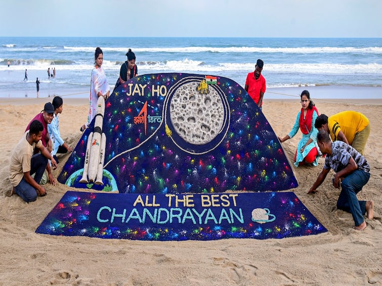 Sudarsan Pattnaik Creates Sand Art To Wish ISRO Luck For Successful Landing Of Chandrayaan-3. WATCH Sudarsan Pattnaik Creates Sand Art To Wish ISRO Luck For Successful Landing Of Chandrayaan-3. WATCH