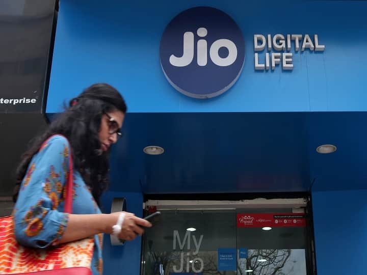 Read more about the article Jio Airfiber: बिना तार वाली हाई स्‍पीड स्‍पीड इंटरनेट डिवाइस ला रही है जियो, 28 तारीख को हो सकत